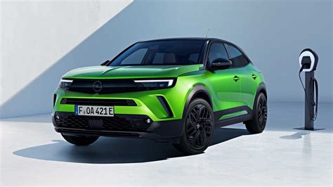 Tematska fotografija Opel Mokka v mestnem okolju