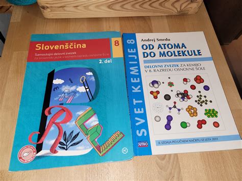 Fotografija starinskega kuharskega zvezka z obrtniškim pecivom.