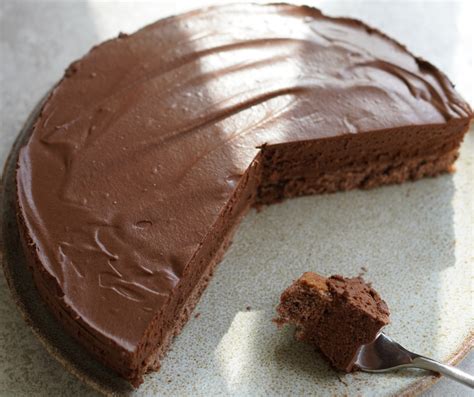 Enostavna čokoladna torta iz treh sestavin