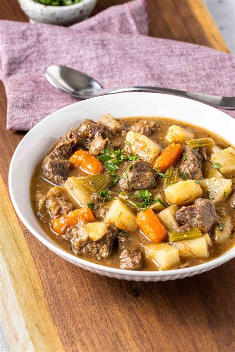 Photo of beef stew with various garnishes