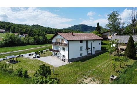 Shema: Načrt fazanarske farme z ločenimi ogradami