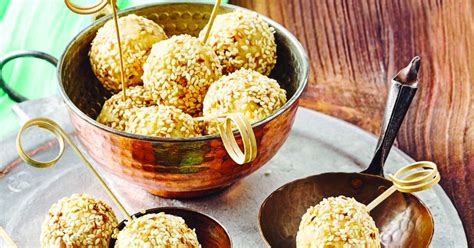 Različni sveži in lahki prigrizki primerni za plažo