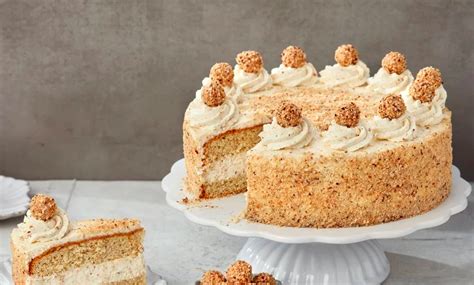 Tematsko foto: razkošna lešnikova torta
