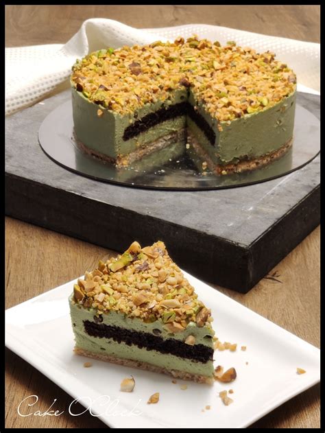 sladica veganske pistacijeve torte s sirom v restavraciji Catch