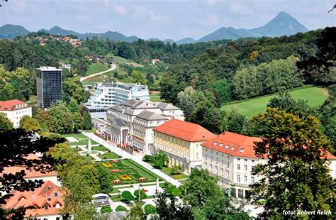 območje mladinskega zdravilišča Debeli rtič z zelenimi površinami