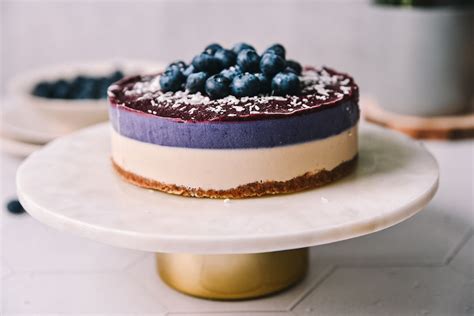 Presna veganska torta z borovnicami in limonino kremo