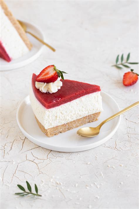 ilustracija priprave piškotnega dna za torto brez peke