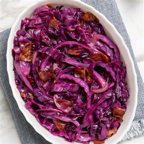 Ingredients for stewed red cabbage with bacon