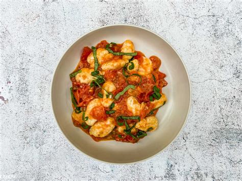 koruzni njoki s paradižnikovo omako