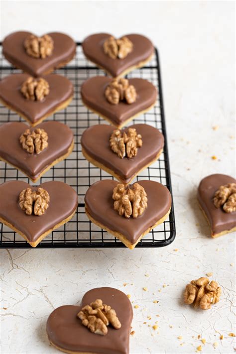 Praline srčki s čokolado in malino