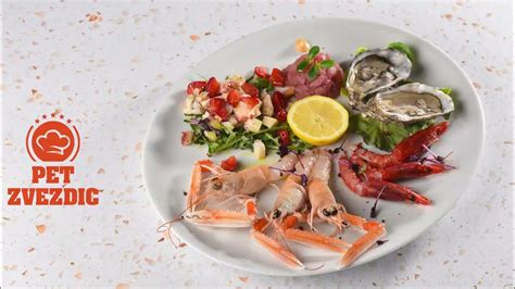 raznovrstne morske dobrote na krožniku restavracije Calypso