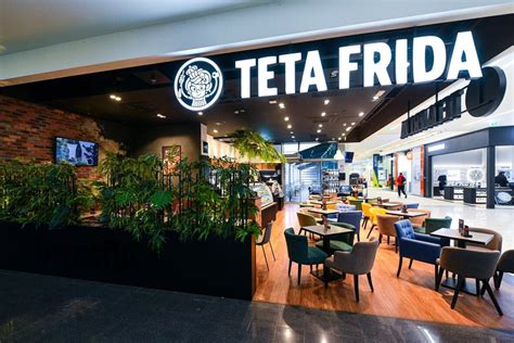 Tematska fotografija slaščičarne Teta Frida v Mariboru