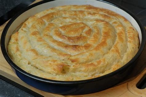 zeljanica v pekaču, domača pita