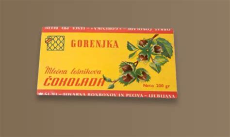 zgodovinska fotografija tovarne Gorenjka ali pakiranja čokolade