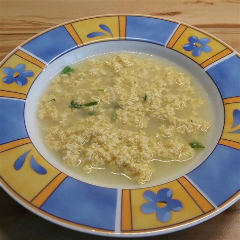 Photo of traditional Slovenian prežganka (browned flour soup)