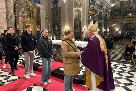 Skupna fotografija vseh sestavin v posodicah