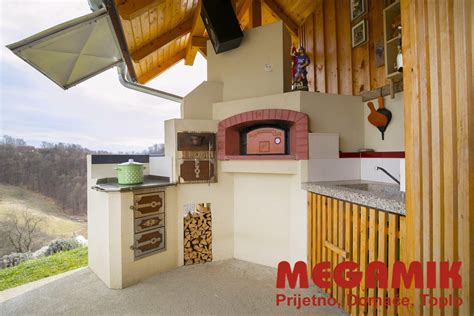 Tradicionalna krušna peč z gibanico