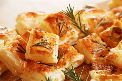 različni slani zavitki iz vlečenega testa