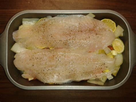 Pečen ribji file z zelenjavo