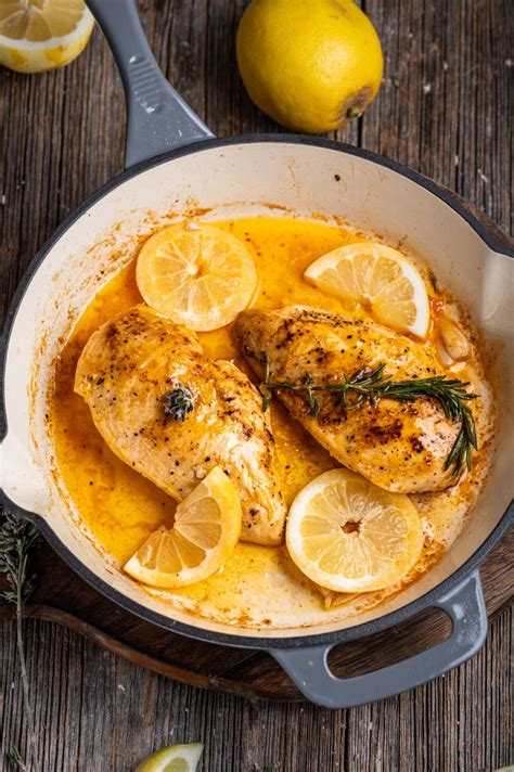 piščančji tajine z limono, olivami in zelišči