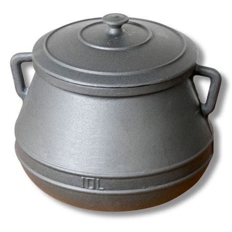 bakren kotliček za pripravo polente nad odprtim ognjem