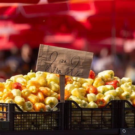 Fotografija: sveža paprika na Lidlovi tržnici