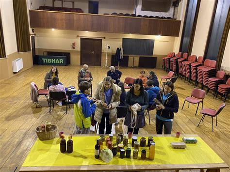 kozarec domače hruškove marmelade z začimbami