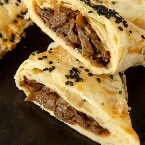 Tabela sestavin skutinega bureka