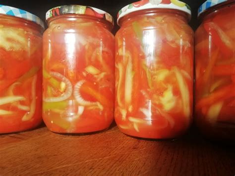 Fotografija: paprika v pavlaki v kozarcih za ozimnico