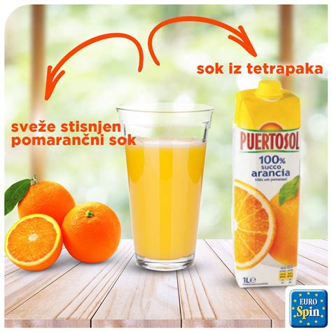 Fotografija sveže stisnjenega sadnega ali zelenjavnega soka v kozarcu.