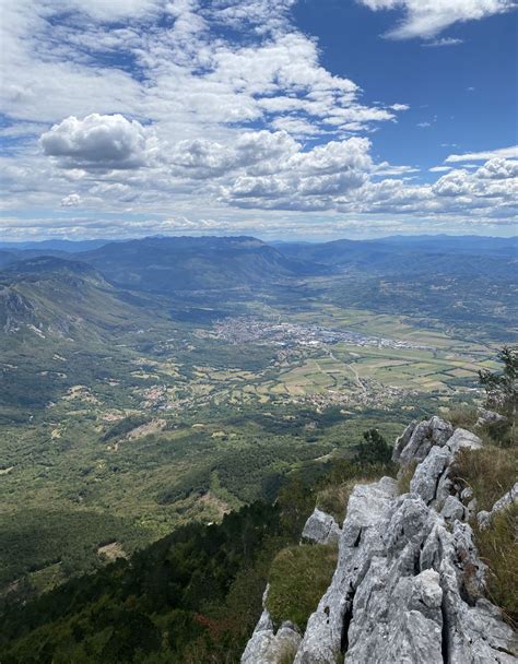 Pogled na Ajdovščino in Vipavsko dolino