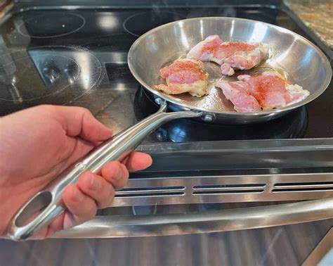 Ilustracija svežih sardel