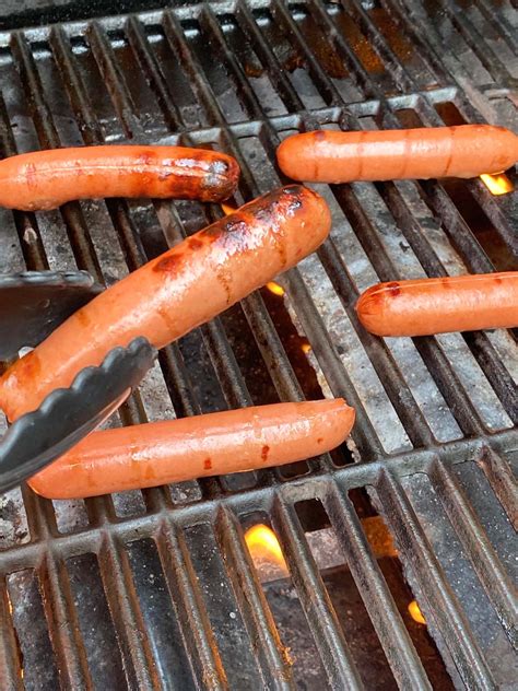 Thematic photo of grilled hot dogs
