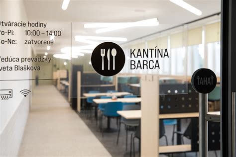 Fotografija notranjosti picerije in špagetarije Kantina v Sežani