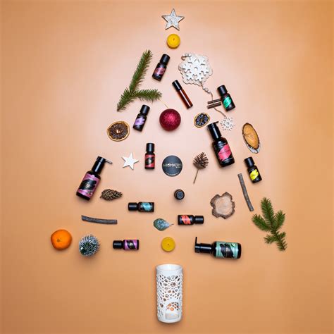 Ilustracija limone in njenih rezin, ki poudarjajo njeno svežino in naravne sestavine.