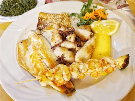 Izbor mediteranskih specialitet (morski krožnik ali biftek) iz menija Tonca
