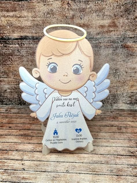 različne oblike tort za krst - okrogla, kvadratna, v obliki angelčka, knjige, ovčke