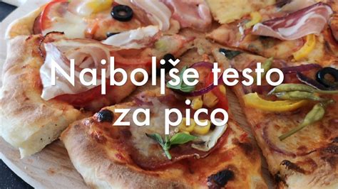 Tematska fotografija: razvaljano testo za pico s sestavinami v ozadju