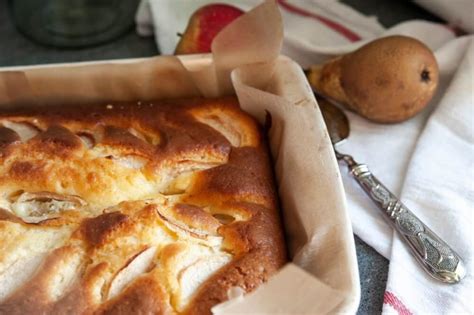 Fotografija pečenih hrušk z medom in mascarpone kremo