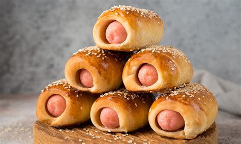 Hrenovke v pivskem testu na pekaču pred in po peki