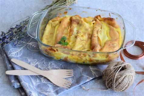 gratinirane skutine palačinke z rozinami v pekaču