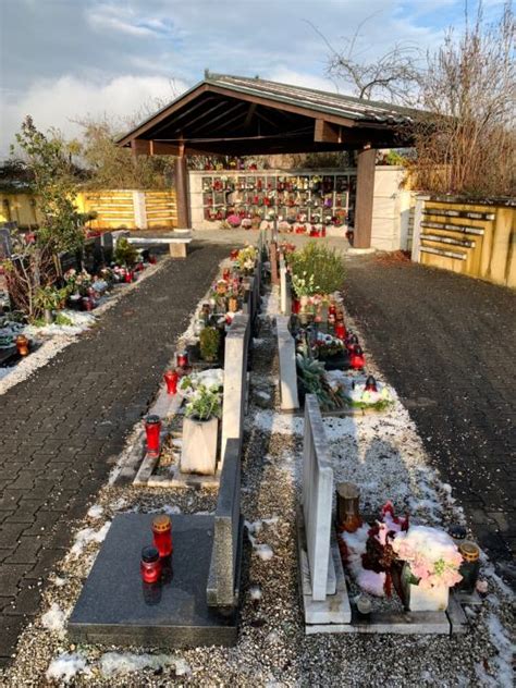 Fotografija urejenega žarnega groba ali prostora za raztros