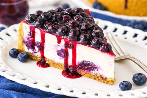 Cheesecake z borovničevim prelivom in vzorci