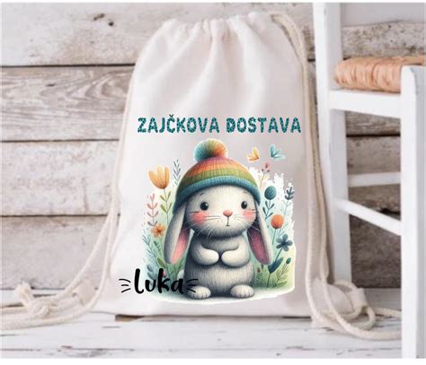 Tematsko foto: vrečka jedilne sode na leseni površini