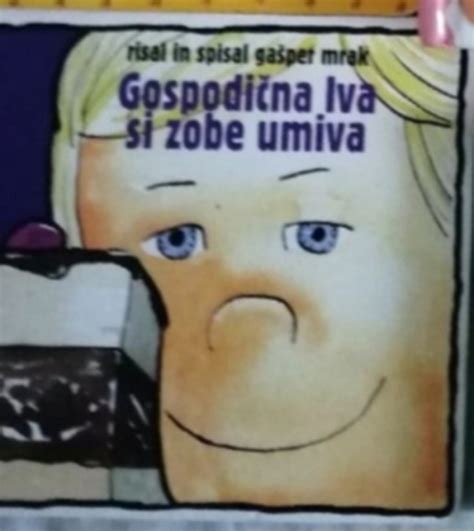 Tematsko foto: oseba si umiva zobe z jedilno sodo