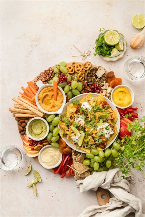 tabela z veganskimi živili in njihovimi glavnimi hranili
