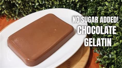 Photo of melted chocolate with gelatin leaves