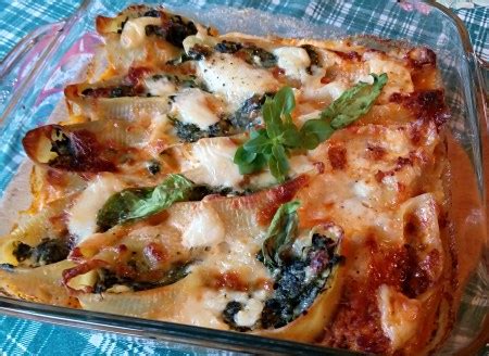 Gratinirane polnjene testenine školjke po pečenju
