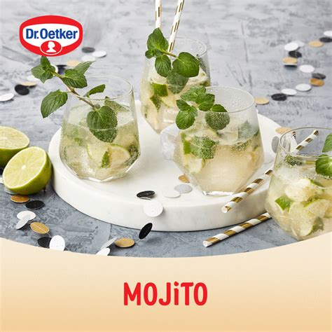 Tematska fotografija brezalkoholnega mojita z limeto in meto