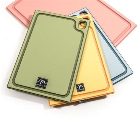 Različne barve in oblike paprik